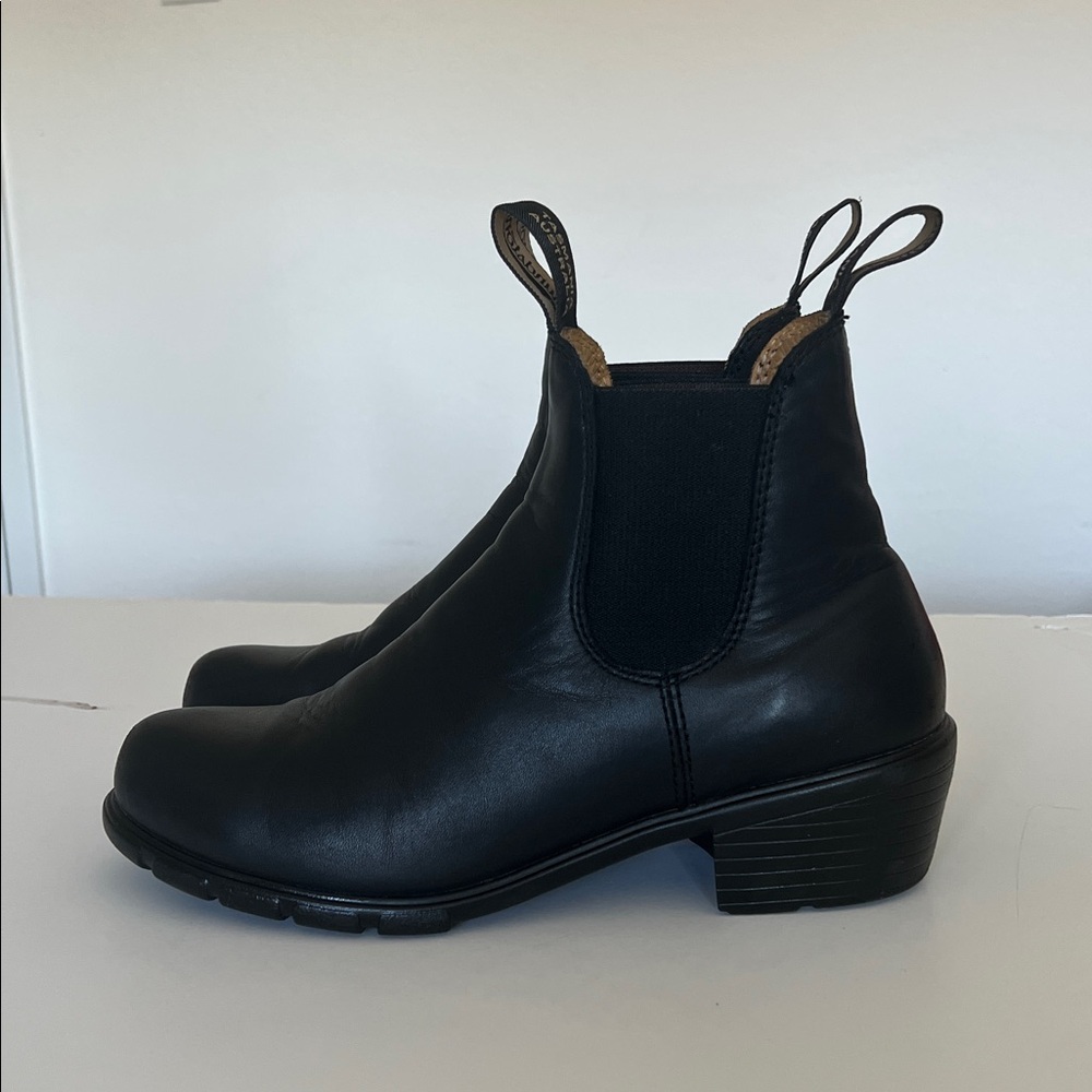 Black Heeled Blundstone Boots- Women’s 9 - Picture 5 of 12